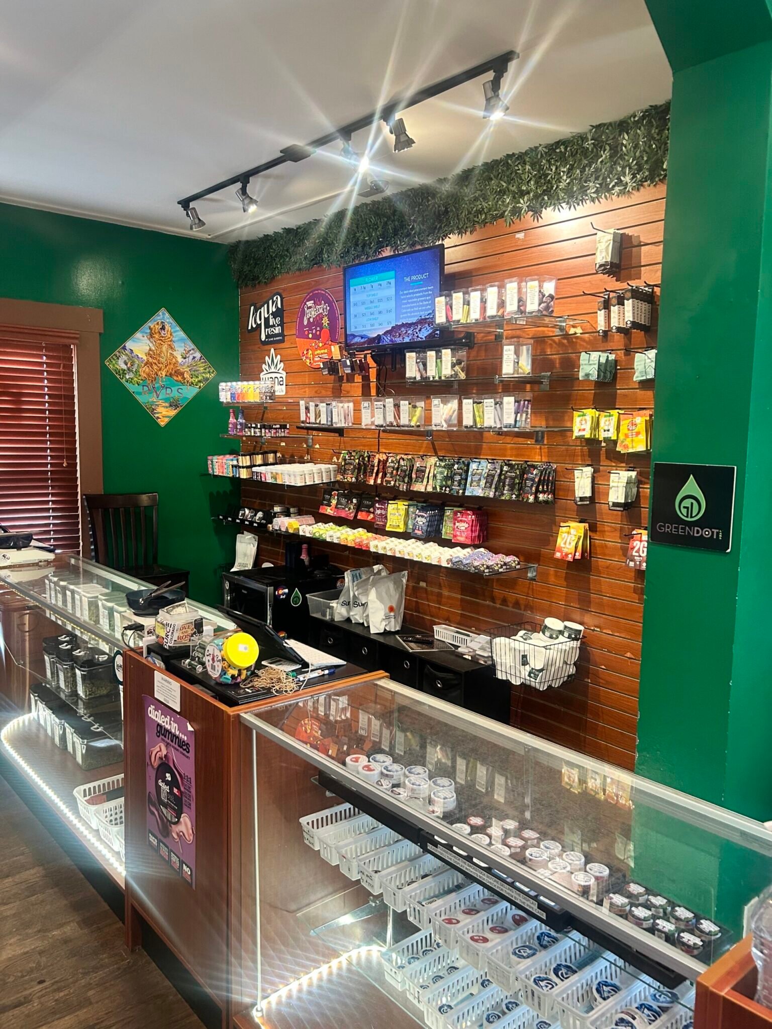 Rick Simpson Oil Store product formats including RSO syringes, capsules, and suppositories